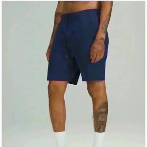 Lululemon T.H.E. Linerless Short 9" size M